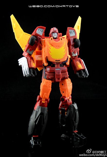 DX9 D06 Carry - Photos Of Final Production Rodimus Prime-Like